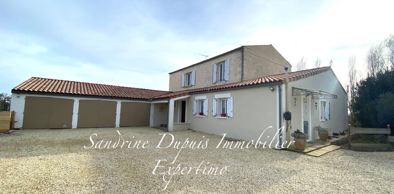 Maison - 230 m² - 9 pièces