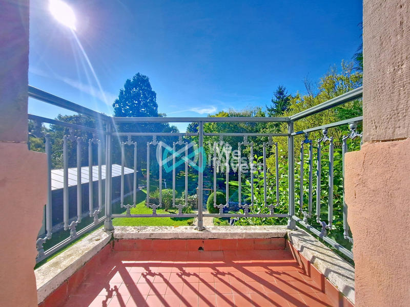 Maison - 445 m² - 7 pièces