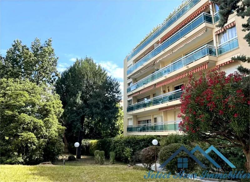 Appartement - 95 m² - 4 pièces