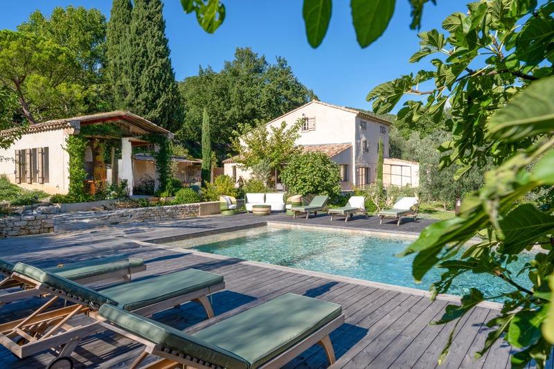 Mas - 300 m² - 8 pièces