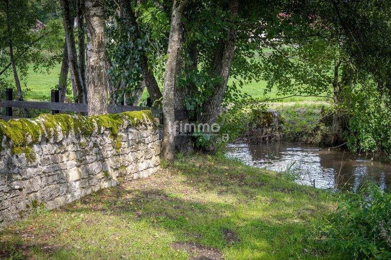 Maison - 689 m² - 10 pièces