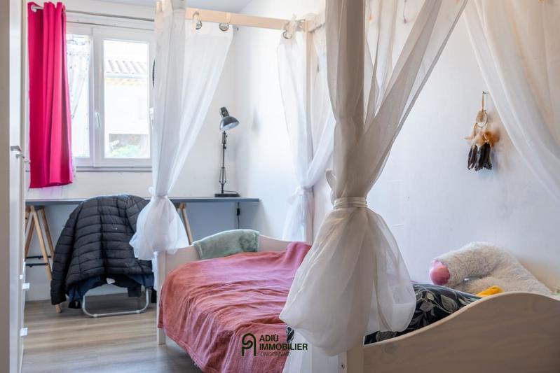 Maison - 220 m² - 12 pièces