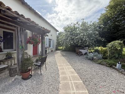 Maison - 250 m² - 11 pièces