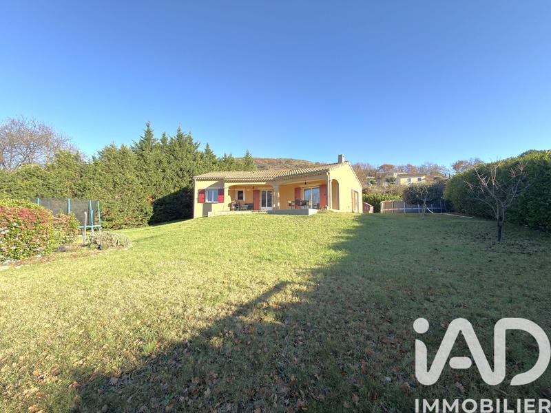 Maison - 104 m² - 4 pièces