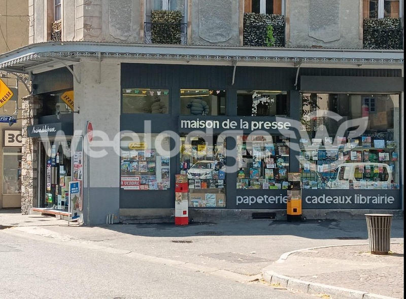 Local commercial - 201 m² - 1 pièce