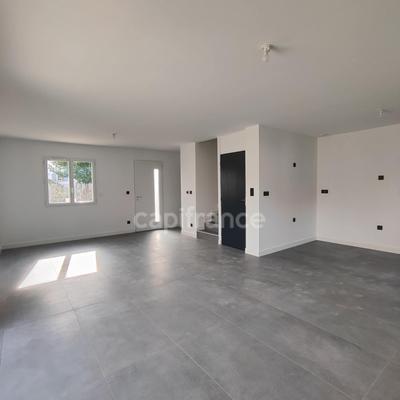 Maison - 82 m² - 4 pièces