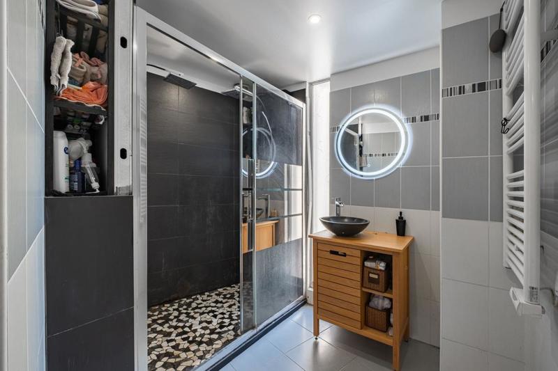 Appartement - 90 m² - 4 pièces