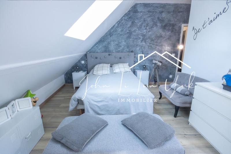 Maison - 136 m² - 6 pièces