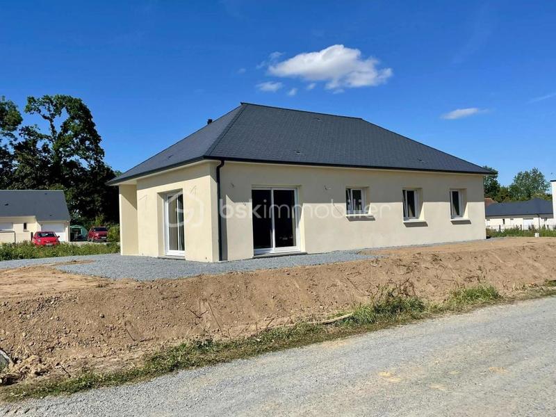 Maison - 93 m² - 5 pièces