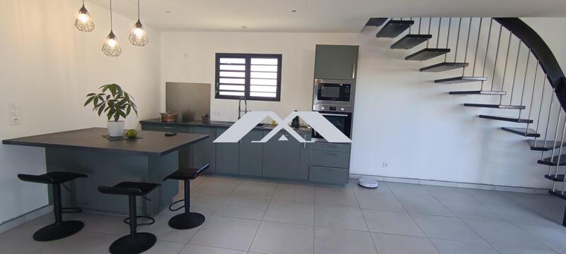 Maison - 91 m² - 4 pièces