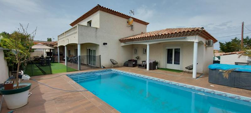 Maison - 202 m² - 6 pièces