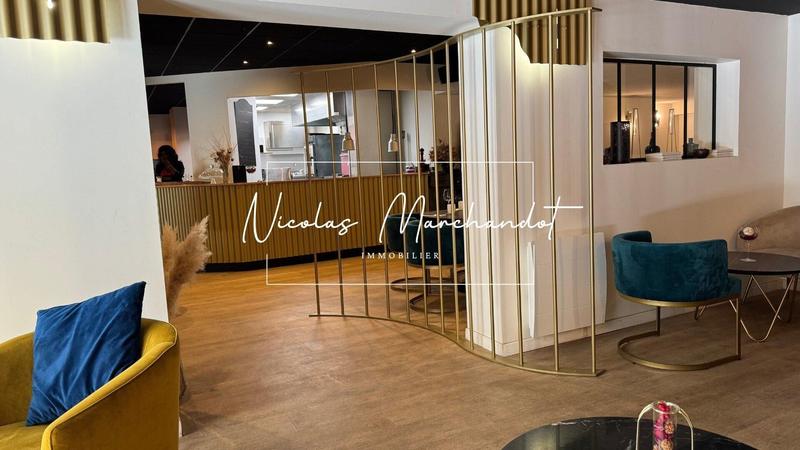 Local commercial - 207 m² - 2 pièces