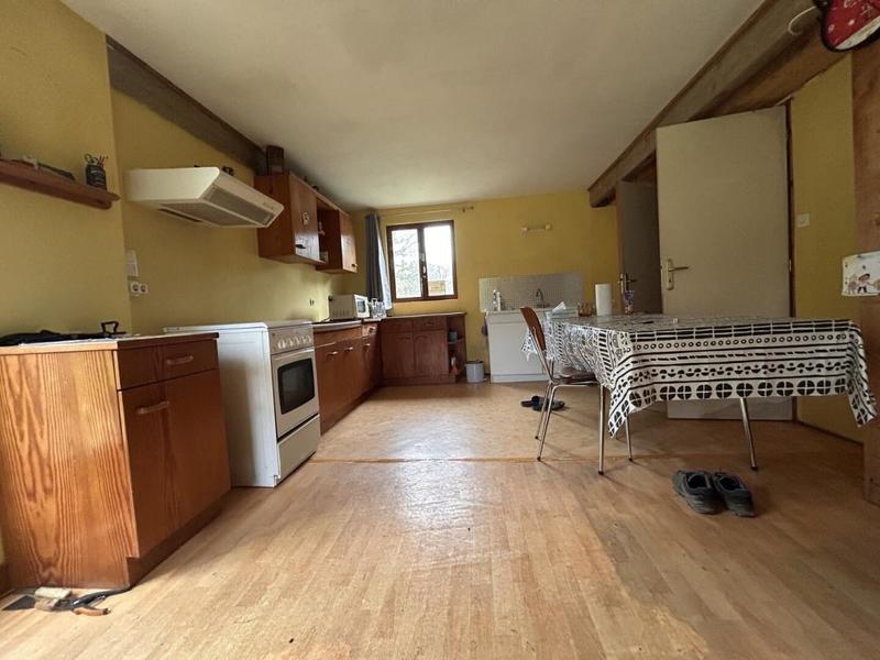 Immeuble - 81 m² - 3 pièces