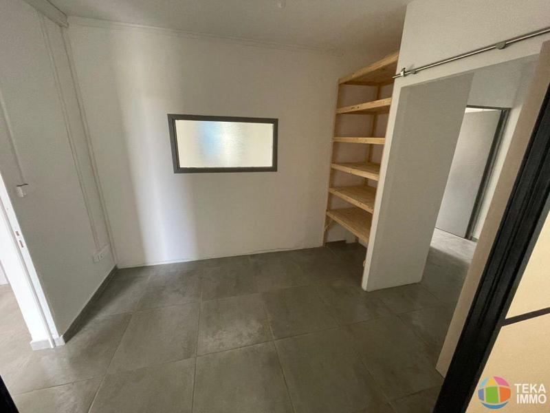 Local commercial - 85 m² - 3 pièces