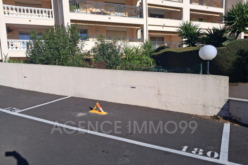 Parking / Garage - 12 m²