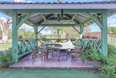 Propriété - 185 m² - 6 pièces