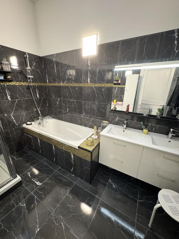 Maison - 137 m² - 5 pièces