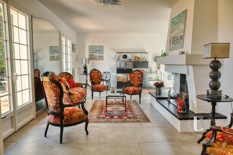 Maison - 200 m² - 5 pièces