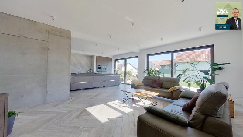 Maison - 215 m² - 6 pièces