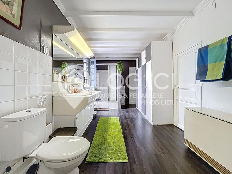 Maison - 348 m² - 13 pièces