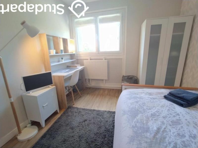 Chambre - 12 m² - 1 pièce