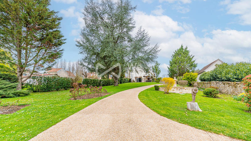 Maison ancienne - 208 m² - 9 pièces