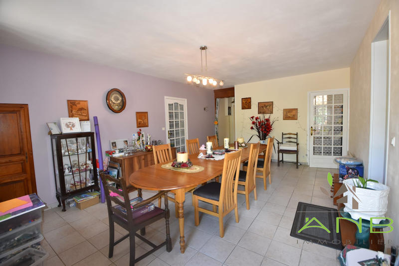 Maison - 263 m² - 10 pièces