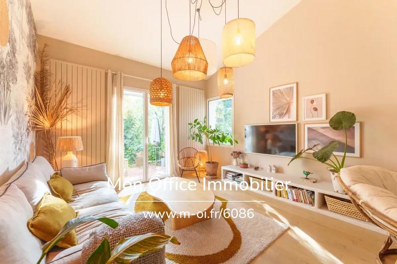 Maison - 230 m² - 8 pièces