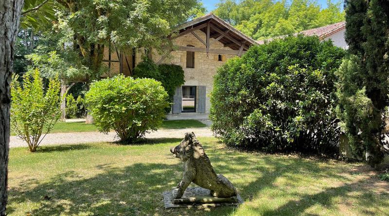 Maison - 260 m² - 7 pièces