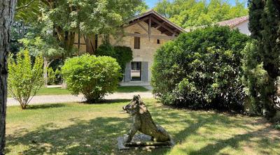 Maison - 260 m² - 7 pièces