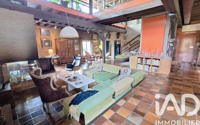 Maison - 700 m² - 18 pièces