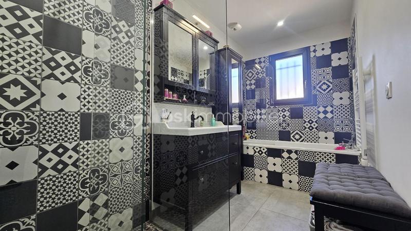 Maison - 85 m² - 4 pièces