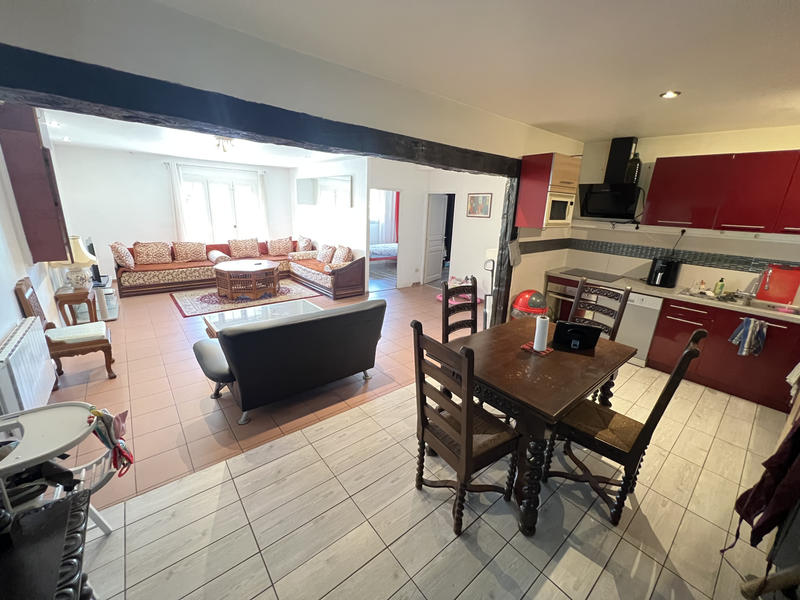 Maison - 244 m² - 10 pièces