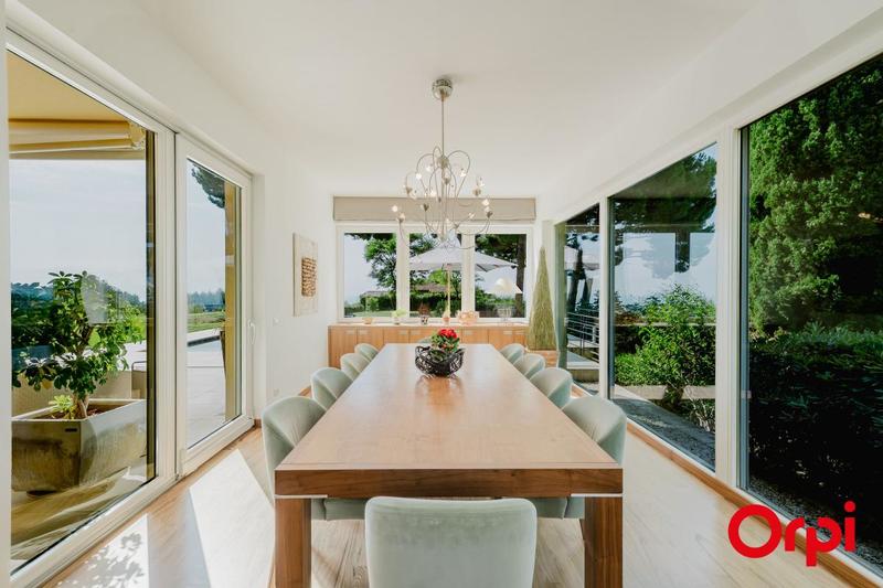 Villa - 366 m² - 11 pièces