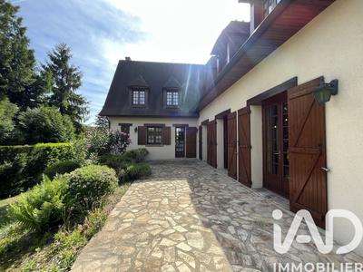 Maison - 255 m² - 8 pièces