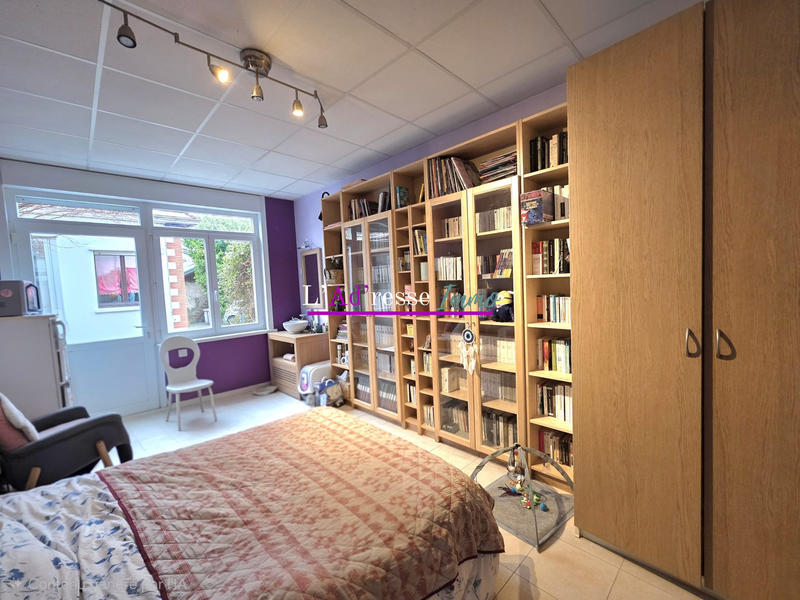 Maison - 221 m² - 10 pièces