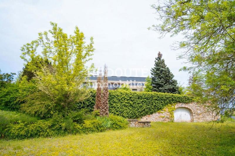 Maison d'architecte - 413 m² - 7 pièces