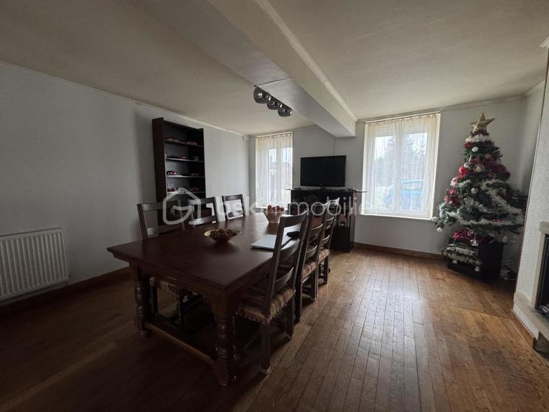 Maison - 230 m² - 11 pièces