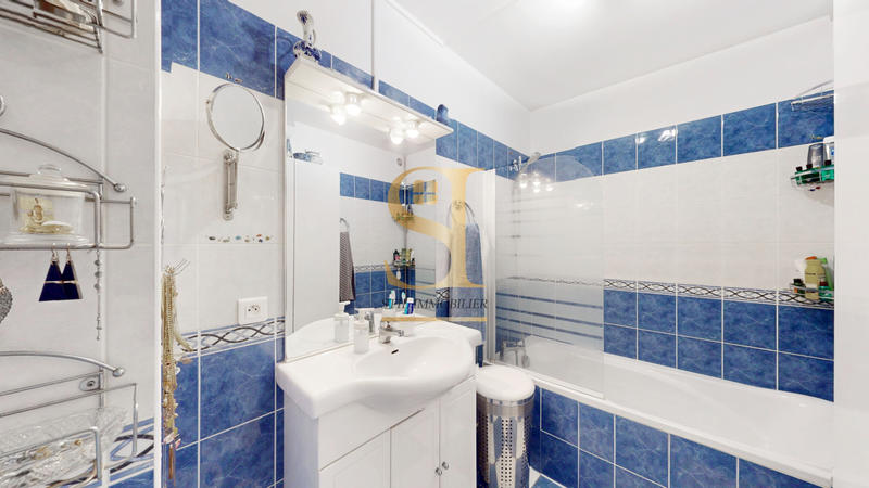 Appartement - 93 m² - 5 pièces