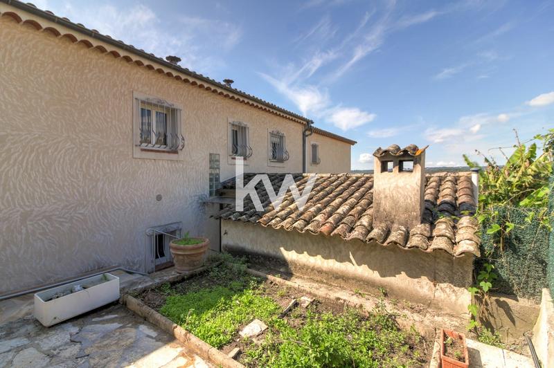 Maison - 182 m² - 6 pièces