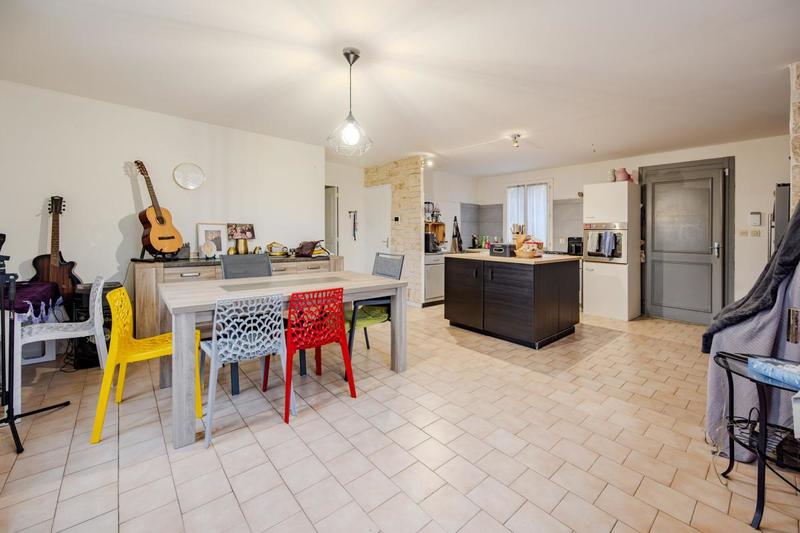 Appartement - 87 m² - 5 pièces