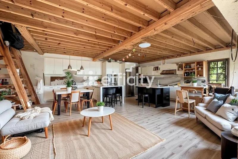 Maison - 240 m² - 8 pièces