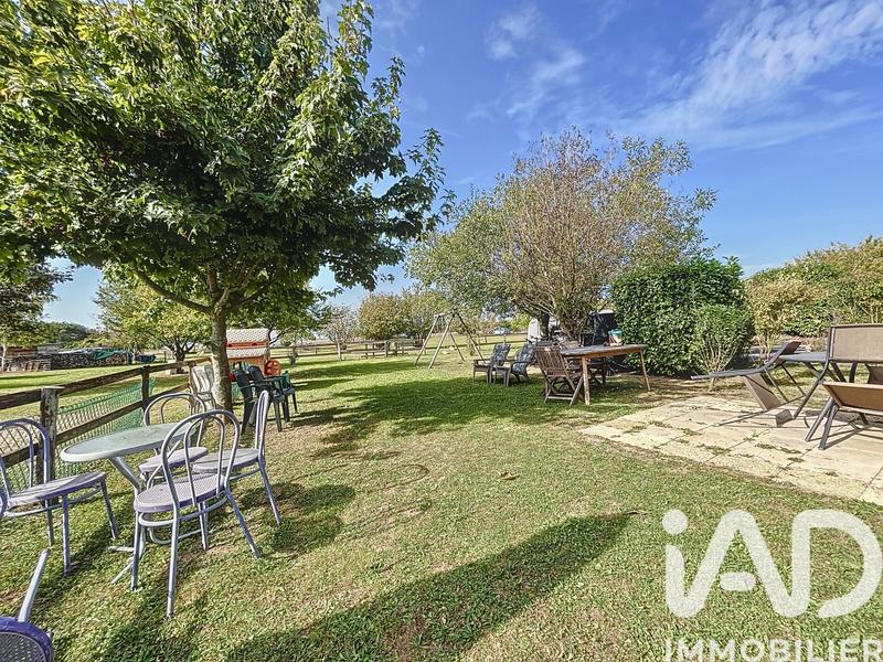 Maison - 290 m² - 9 pièces