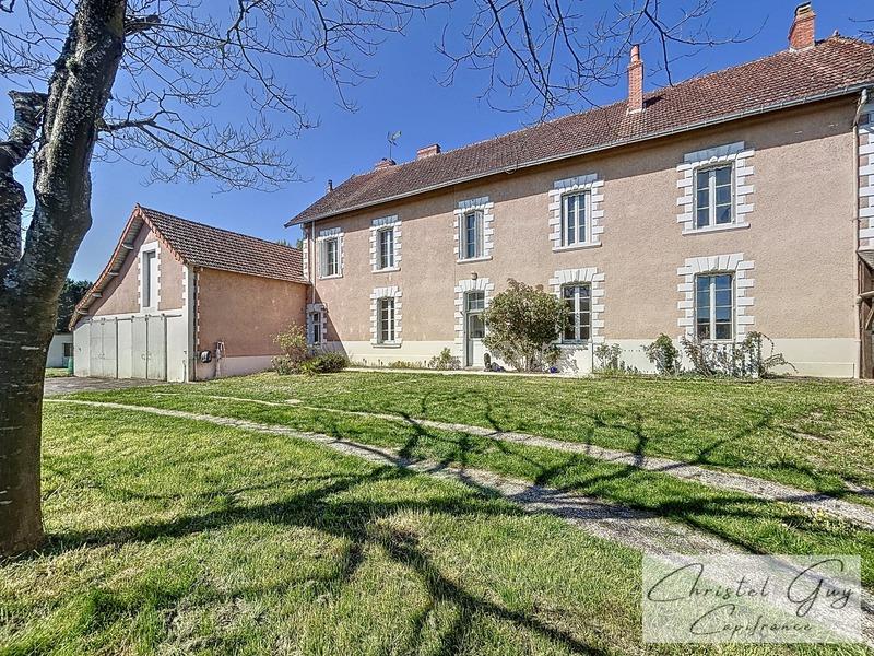 Maison - 224 m² - 7 pièces