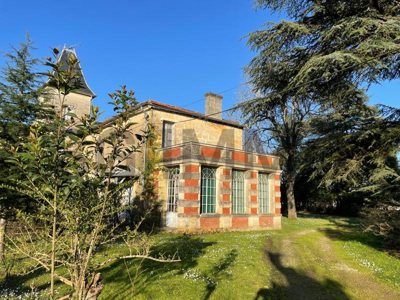 Château - 550 m² - 11 pièces