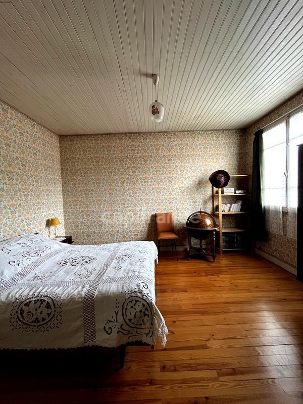 Corps de ferme - 270 m² - 9 pièces