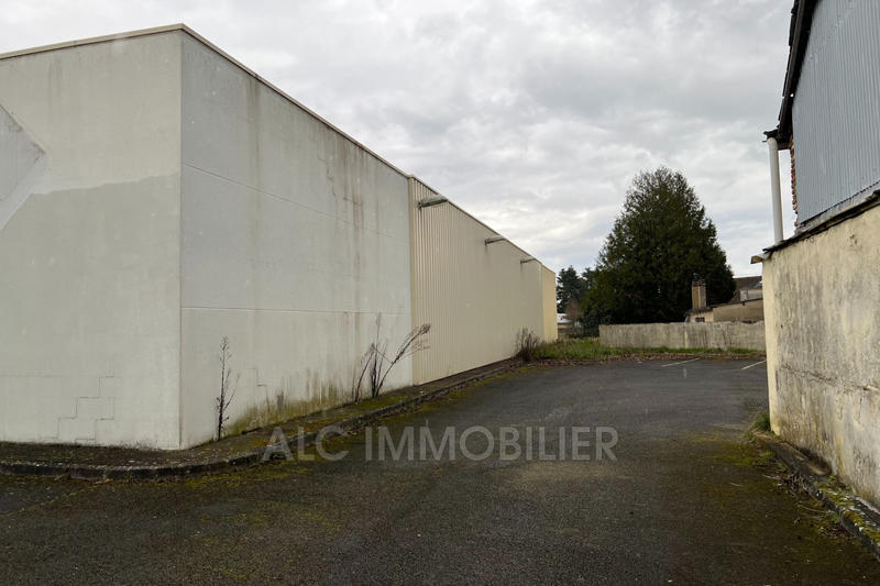 Local commercial - 1 060 m²