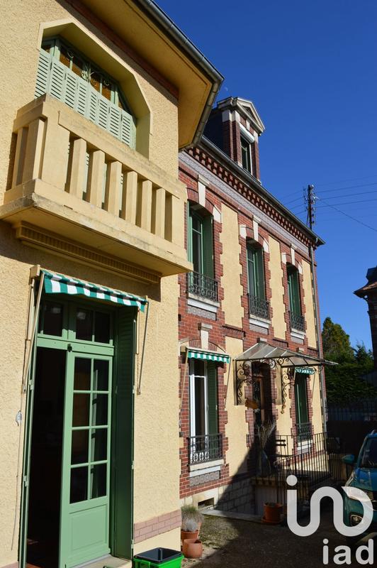 Maison de ville - 216 m² - 10 pièces