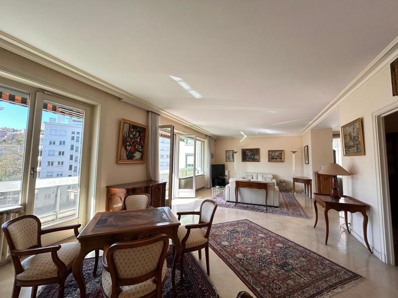 Appartement - 193 m² - 5 pièces