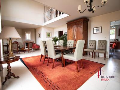 Maison - 187 m² - 8 pièces